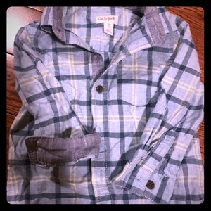 8  2T button up shirts 💙💙